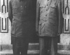 47年，蔣介石來到延安，在一口窯洞問村民：毛澤東跟你說過話嗎？