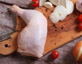 牛津大學研究：吃雞或會增加3種癌風險，雞肉究竟還能不能吃？