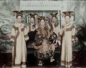 《如懿傳》復古風劇照遇上真實的清朝宮廷照片