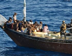 中國船員打退索馬利亞海盜，手無寸鐵卻無一傷亡，他們怎麼做到的？