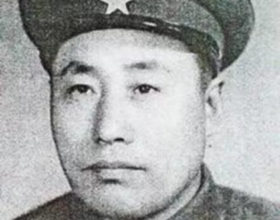 他從日軍手中逃脫，54年毛主席親自接見，說：大智大勇，民族英雄