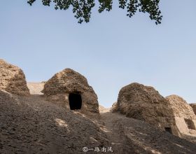 敦煌除了莫高窟，還有一千多年前的西千佛洞，門票低，遊客少很多