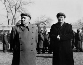 1947年，彭德懷與胡宗南相持20多天，毛澤東出一計，隨後三戰三捷