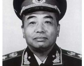 1955年毛主席堅決不當大元帥，也不肯穿特製軍裝，周總理勸也沒用