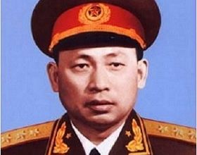 他15歲就當紅軍連長，20歲當師長，建國後以鐵腕手段清剿土匪