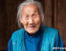 100歲祖母每頓只吃一口飯，大壽當天怪異去世，道士說她已死多年