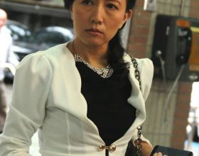 51歲女演員洪綺陽被發現死於家中，生前未婚無兒女，孤獨離世