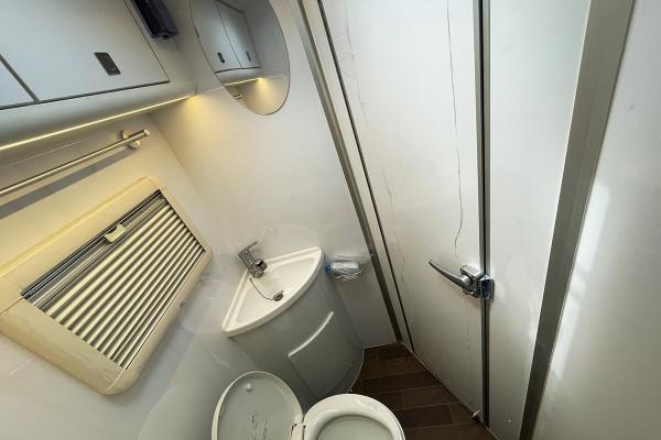 輕卡房車帶拓展，還有乾溼分離衛生間，金龍艾科斯H500單拓展房車