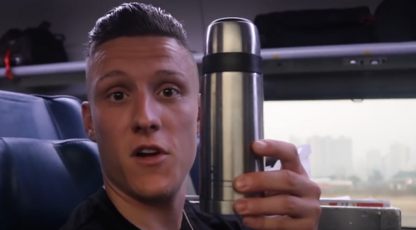 英國人體驗印度最好的火車，從孟買到果阿，和中國高鐵差在哪裡？