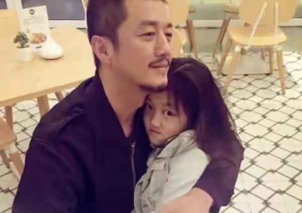 15歲李嫣曬近照,與閨蜜聚會心情好,氣質越來越像媽媽王菲 15歲李嫣曬近照,與閨蜜聚會心情好,氣質越來越像媽媽王菲