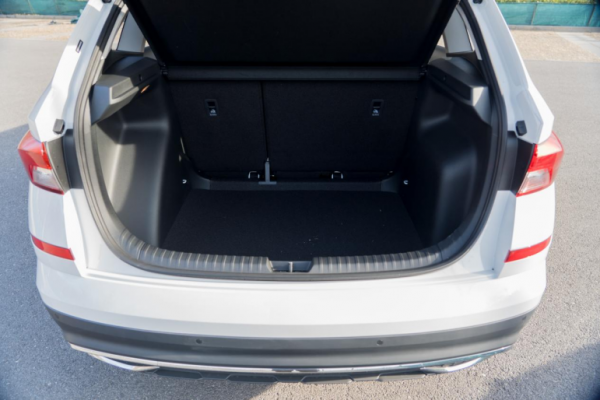 10萬預算誰更值得買？柯米克對比探影