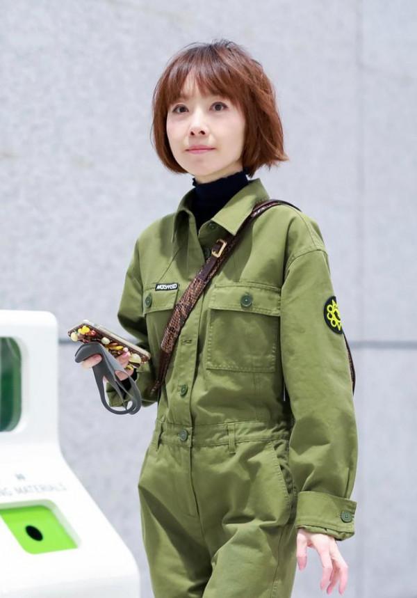 魯豫終於穿對一次!毛衣疊穿連體褲“增肥”10斤不止,美出新高度 魯豫終於穿對一次!毛衣疊穿連體褲“增肥”10斤不止,美出新高度