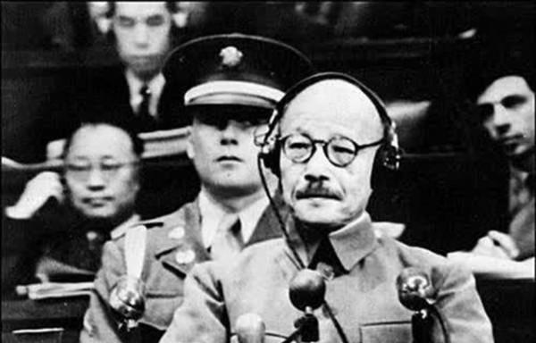 東條英機絞刑全過程:手腳因不聽使喚而發抖,骨灰被美軍拋向大海 東條英機絞刑全過程:手腳因不聽使喚而發抖,骨灰被美軍拋向大海