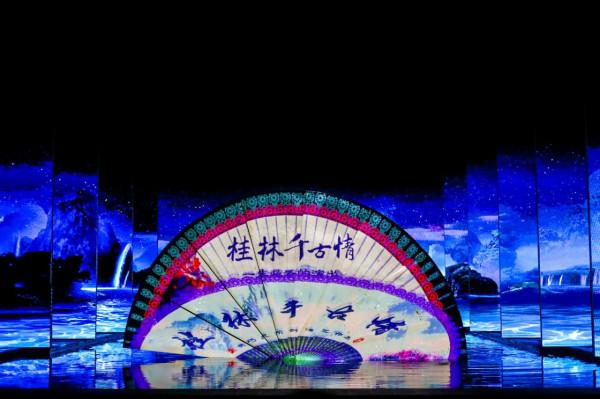 暑假，帶娃來桂林千古情放肆撒野，看精彩演出，重返侏羅紀