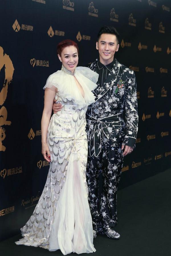 年齡不是問題，張倫碩比鍾麗緹小了十多歲，兩人看上去依舊很幸福