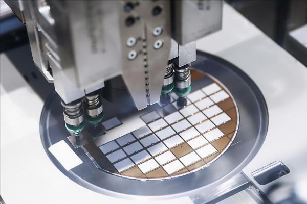 13元一枚的ESP晶片，卻在黑市被賣到4000元，比黃金還要貴