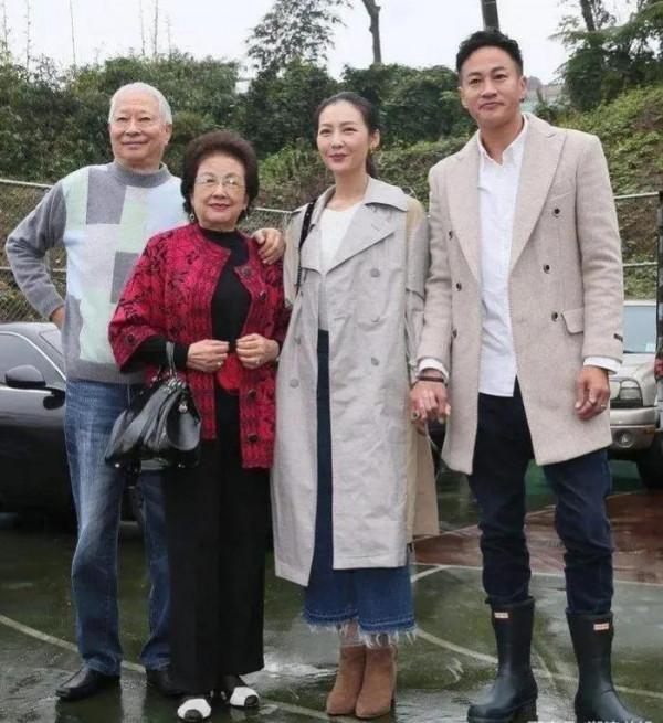 何潤東老婆太美了 何潤東老婆太美了