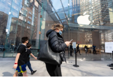 蘋果公司重新開放了一些紐約門店提供“有限的”無預約服務