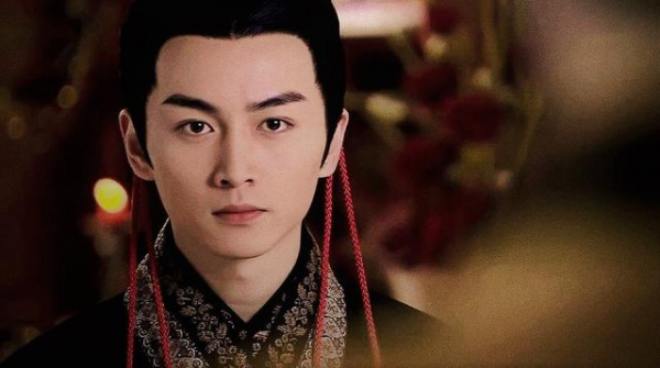 陳曉古裝路透驚豔亮相，新劇被央媒誇獎，消失4年終於要翻紅了？