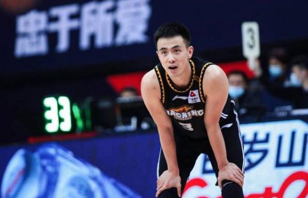 輸的太冤！遼寧隊被誤判輸給山西，趙繼偉被撞，賽後楊鳴全程黑臉