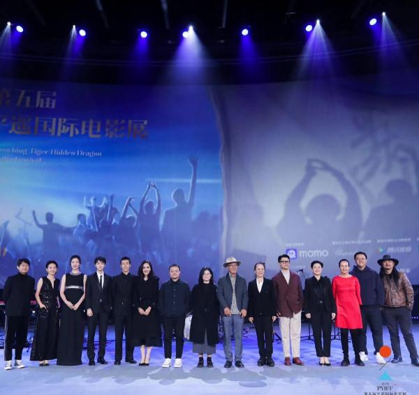 劉燁外國妻子成電影展大贏家!走紅毯成主角,穿一身Dior美到開掛 劉燁外國妻子成電影展大贏家!走紅毯成主角,穿一身Dior美到開掛