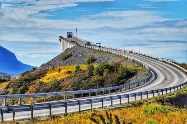 世界上最驚險的道路