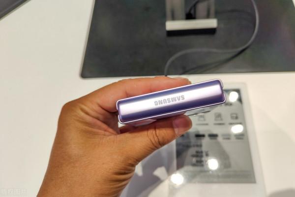 華為mate v即將釋出?這是翻蓋摺疊屏手機? 華為mate v即將釋出?這是翻蓋摺疊屏手機?