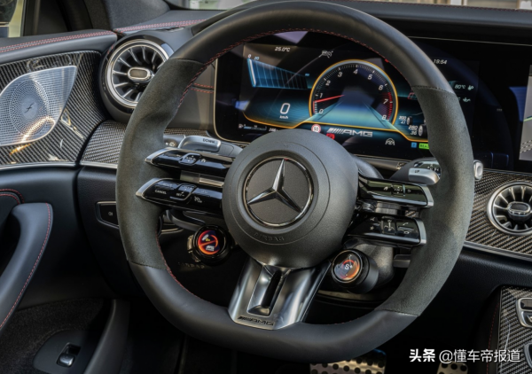 新車 &vert; 原廠&OpenCurlyDoubleQuote;黑化&rdquo;風格，百公里加速4&period;5秒，CLS53 AMG官圖釋出