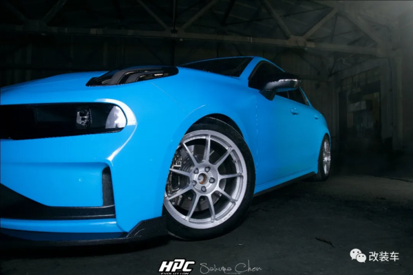 00後大學生改裝領克03+,擁有WTCR年度冠軍車同款顏色 00後大學生改裝領克03+,擁有WTCR年度冠軍車同款顏色