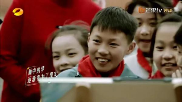 朱丹被農村廁所嚇退，賈玲就地解決，沈夢辰為啥還愛上了農村？