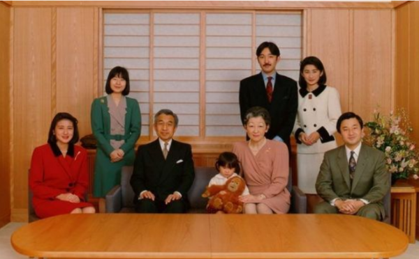 真子佳子愛子三孫女中,美智子更喜歡哪個,肢體動作展現無餘 真子佳子愛子三孫女中,美智子更喜歡哪個,肢體動作展現無餘