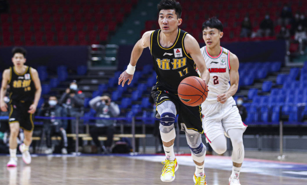 孫銘徽遭驅逐胡金秋10中9砍23分易建聯8+13 廣廈終結廣東3連勝