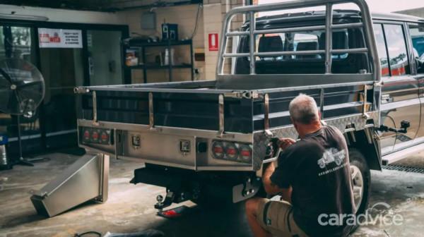 買一輛國六的豐田LC79回來改一下(第一章) 買一輛國六的豐田LC79回來改一下(第一章)