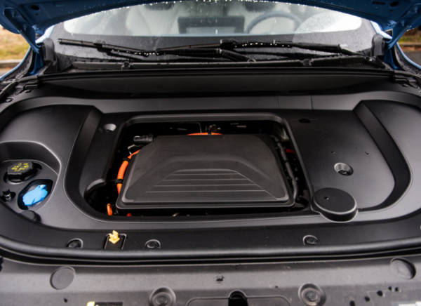 純電續航110km，百公里虧電油耗4.4L，WEY瑪奇朵混動版16.68萬起