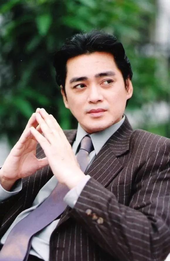 著名演員湯鎮宗：與平凡妻子相守到老，家裡3個女人都愛我