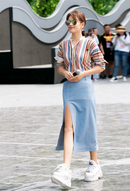 喬欣你變了！穿裸色碎鑽紗裙好精緻，一轉身卻讓人誤了終生