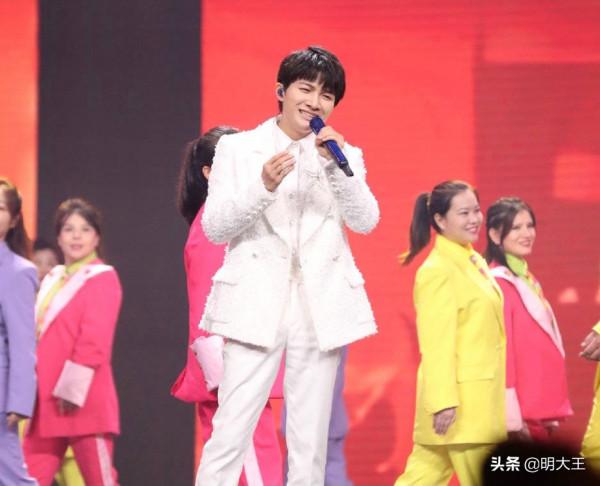 灣區升明月,超500位藝人報名,淘汰近400人,王菲林子祥受邀出席 灣區升明月,超500位藝人報名,淘汰近400人,王菲林子祥受邀出席