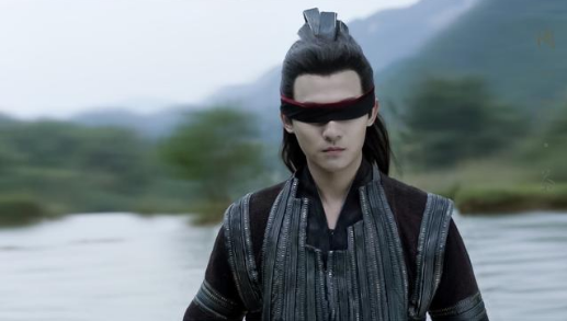 李易峰水桶腰醒目、許凱腫成胖頭魚，顏值再高，發福了也別演古偶