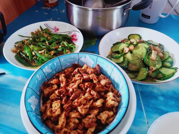 週末別再去外面吃飯了，自己動手做三菜一湯，好吃又划算