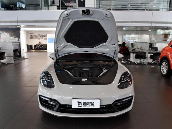 身披運動套件，2.9T動力強勁，闊太太的最愛，實拍Panamera