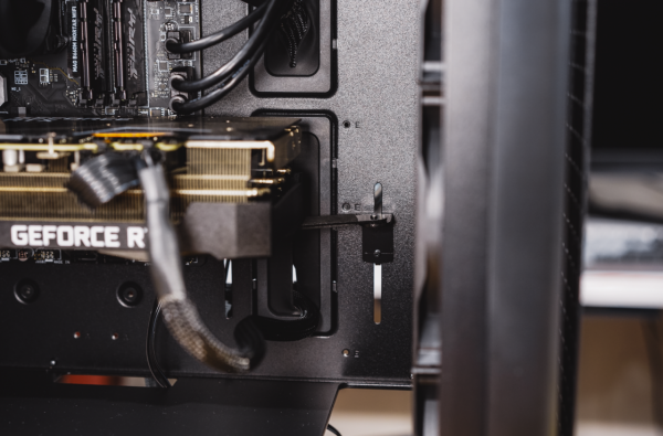 九州風神CK560裝機體驗:別出心裁的低調,但相容與散熱效能超強 九州風神CK560裝機體驗:別出心裁的低調,但相容與散熱效能超強