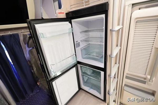 C本能開的大空間房車,無拓展也能住下6人,適合三胎家庭自駕遊 C本能開的大空間房車,無拓展也能住下6人,適合三胎家庭自駕遊