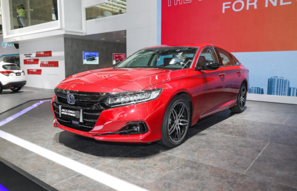 寶馬3系比雅閣還好賣，日系三劍客全到齊，1月賣得最好的4款B級車