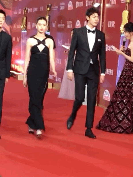 4個技巧,讓你比同齡人更顯嫩 4個技巧,讓你比同齡人更顯嫩