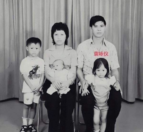 頂撞向華勝，曾被成龍封殺，張智霖卻愛了她29年