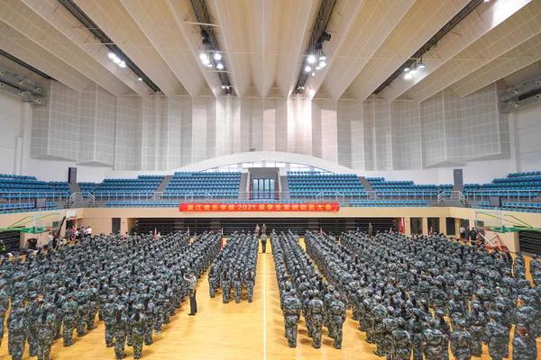 七絕•小兒入浙音所感