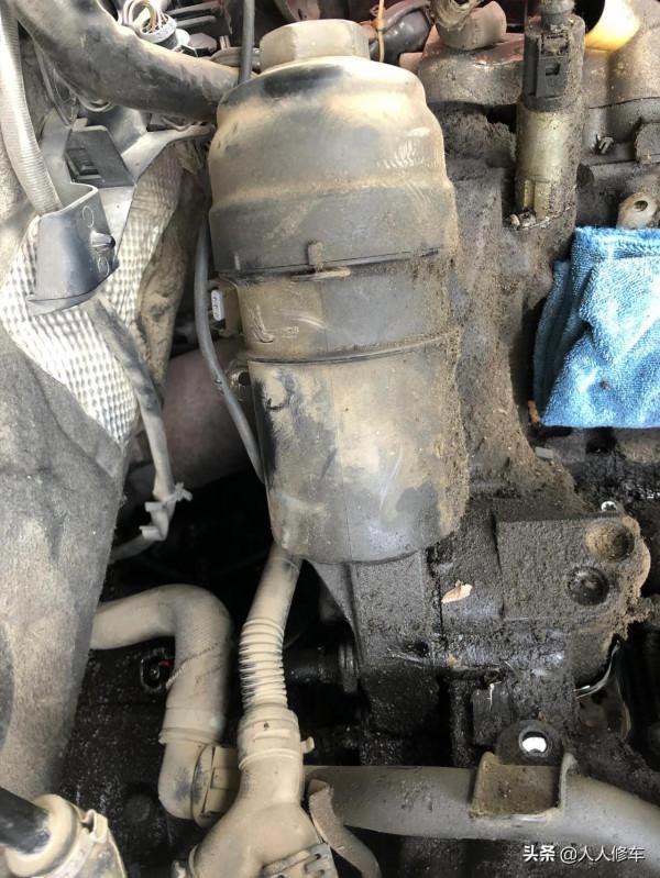 奧迪A6L 2&period;4L V6發動機漏機油通病大合集！