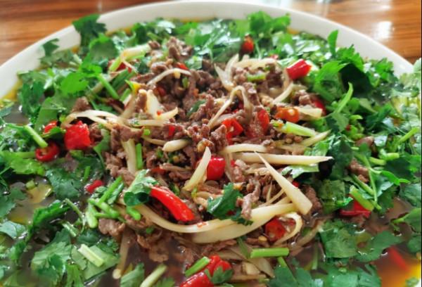 四川這家館子,吃飯需要翻山越嶺,閉眼點菜都好吃,山路上停滿車 四川這家館子,吃飯需要翻山越嶺,閉眼點菜都好吃,山路上停滿車