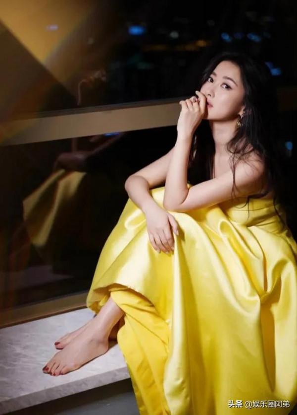 女星朱珠榮登百位全球最美面孔行列，這足以說明她足夠美麗