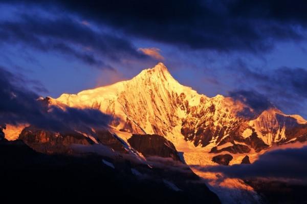 明令禁止攀登的山峰，你知道為什麼嗎